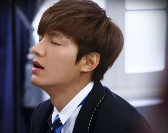 玩好这几根毛儿 打瘦脸针的钱都省了