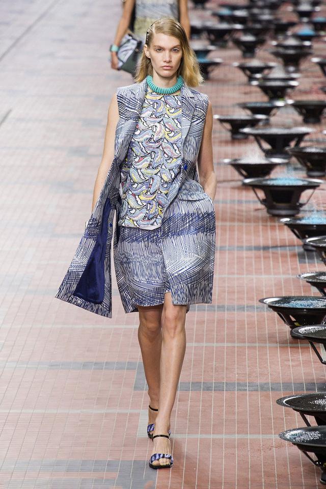 忽冷忽热穿<em>什么</em> 长款<em>马甲</em>解千愁 _时尚_<em>腾讯网</em>