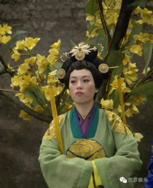 她是叶昭君 也是安茜 更是潇洒自在的张可颐图片