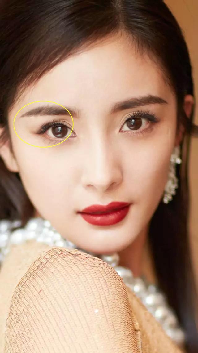 八公举:杨幂竟有四层双眼皮!这次是浮肿还是贴