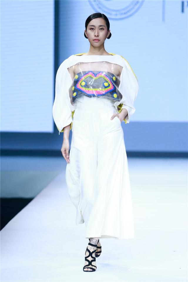 上海工程技术大学中法埃菲时装设计师学院作品发布会