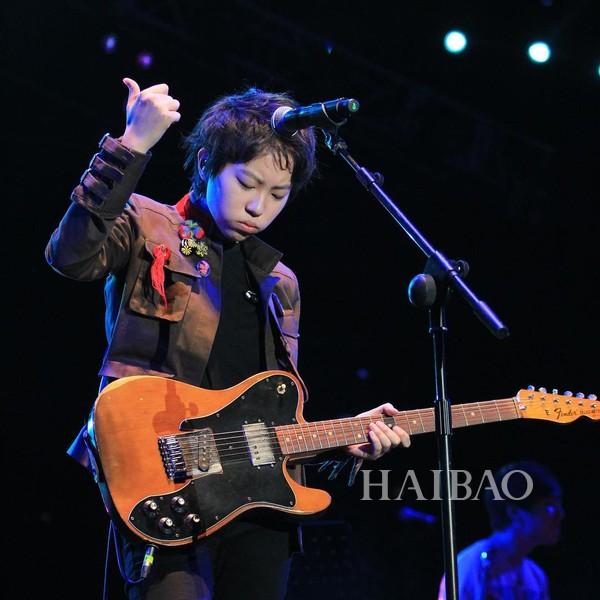 川普闺女挤破脑袋进不去,你老公童童却拒绝它