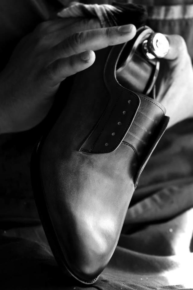 男生们都可以在Dior定制皮鞋啦