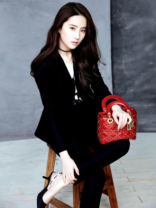 为啥刘亦菲从来不留刘海?原来原因都在这里