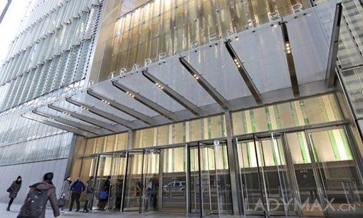 门道时尚头条 | 传Coach 10亿英镑收购Jimmy Choo 刘雯登上《福布斯》封面