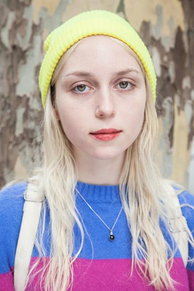 罗德岛设计学院街拍 荧光热假发癖纯色控