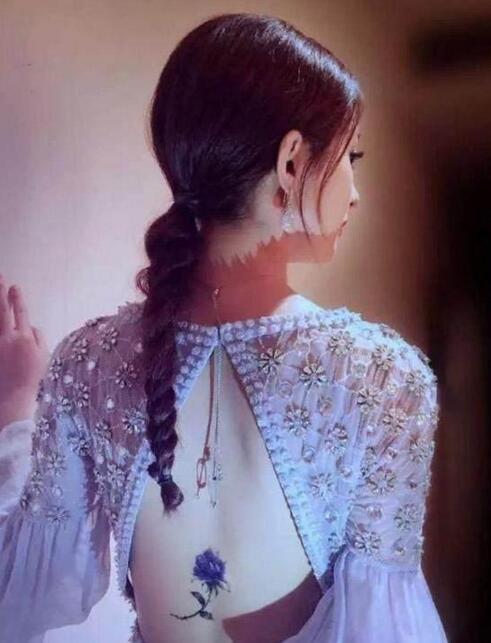 八公举:盯着baby和唐艺昕的纹身好看但好疼?我