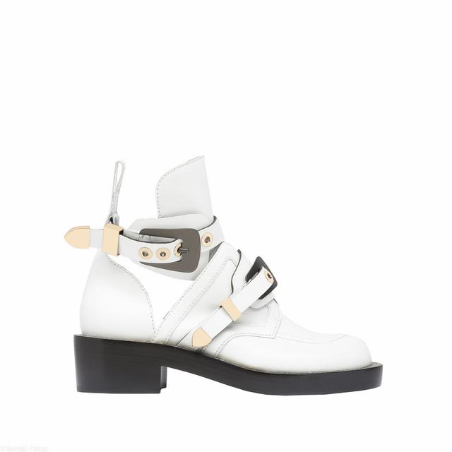 BALENCIAGE镂空短靴究竟有何魔力让大酒店表姐是v魔力什么东西的情趣图片