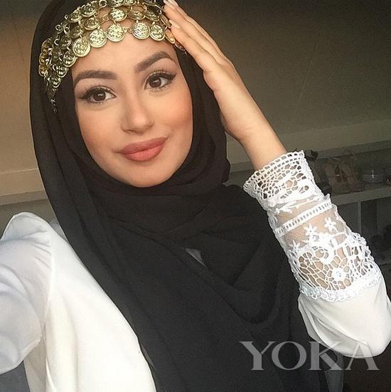 10. Ruba Zai  Ruba Zai ��YouTuber�ϵ�ʱ�в�������ױ����Ŷ����������ѧϰ����ױ�ļ��ɣ�����������ͷ������С�  Instagram�˺ţ�hijabhills
