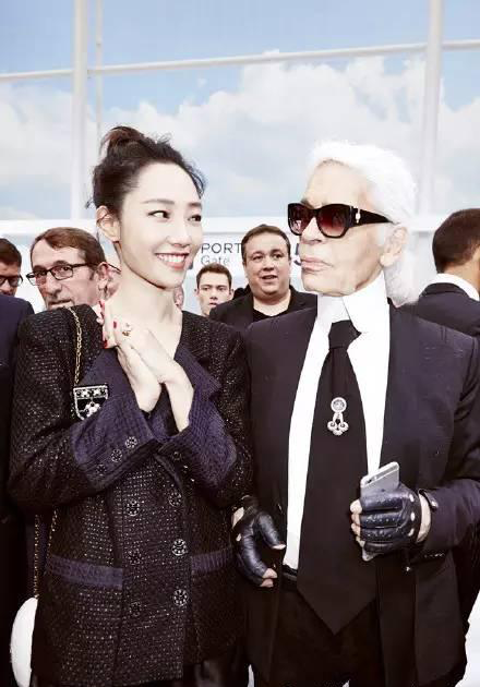 ⳱װٺϲ׸СʮŮˡĬĬʱ衱裡