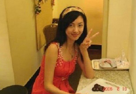 <em>北大</em>校花袁佳怡爆红 清华<em>奶茶妹</em> 逢劲敌 _时尚