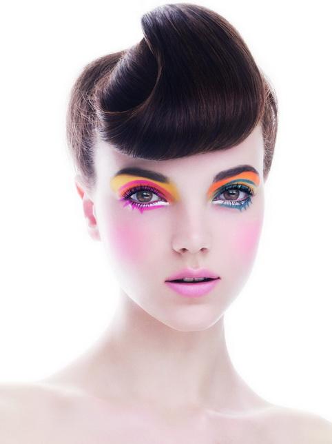 植村秀玩色之涂防水眼线笔发布