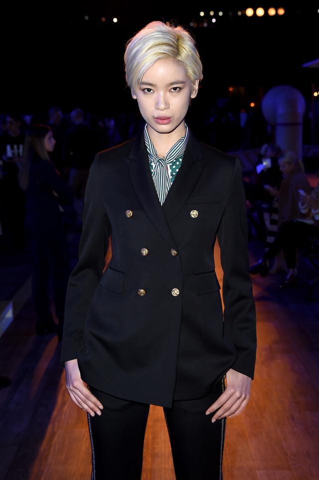 贾静雯、康倩雯和张皓然身着Tommy Hilfiger服饰亮相纽约时装周