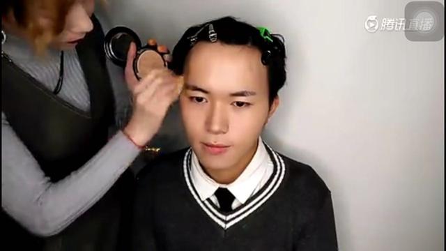 天啦噜!男生化妆后秒变“天仙”,美到没天理