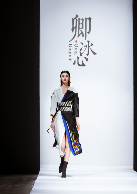 卿冰心2018 SS高级成衣发布会在京顺利举办