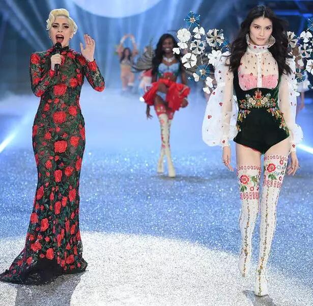 VS滴中国"亲闺女" 何穗两对翅膀美到飞起