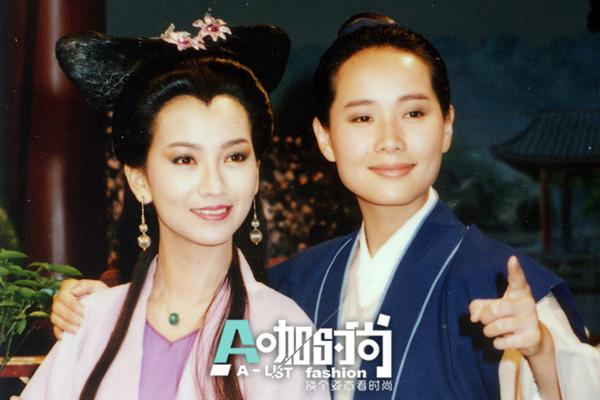 赵丽颖开刷暑期神剧 还珠格格时尚起来吓死你