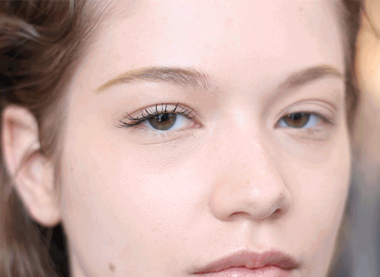 想要俘获男神? 先贴好电眼神器假睫毛 _时尚_腾讯网