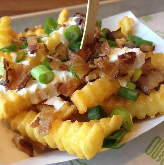 �°����������Ŀ�͵꣬Ҫ���й��������KFC�����ˣ�