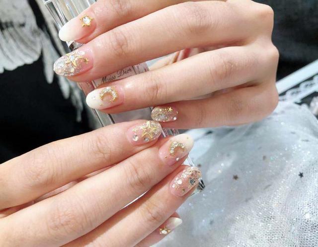 陈晓陈妍希再拍婚纱照秀恩爱!快来get同款甜蜜美甲