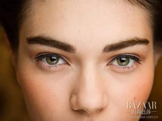 想大眼？就得学会“开眼角”，这回答没毛病！