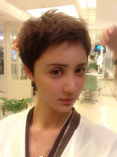 <em>二姐</em><em>张歆艺</em>大爆发 个性短发引领潮流_时尚_