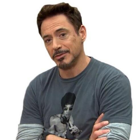 tony stark 我们的钢铁侠穿李小龙这款t恤想必大家都知道吧?