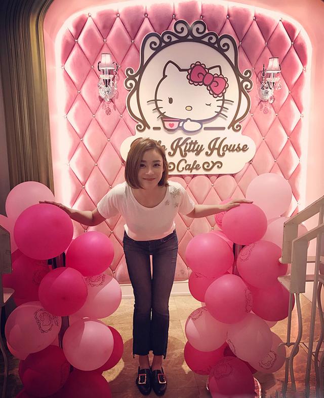 袁姗姗用一双方扣鞋,轻松穿出复古雅痞范儿!