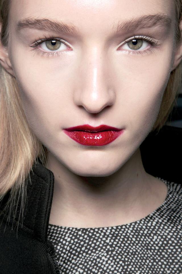 妆容的秘密:唇膏颜色居然影响眼缘