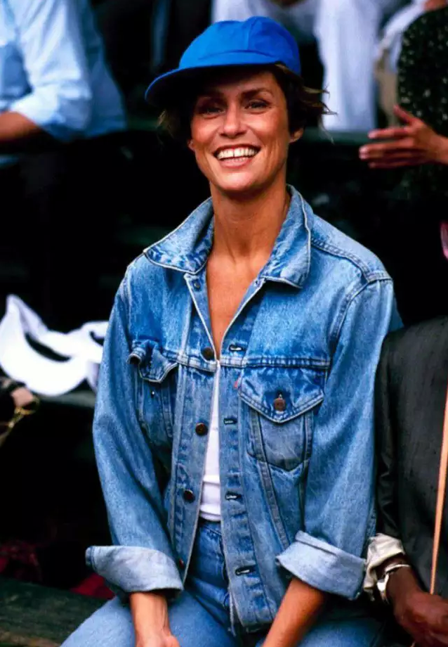 你是否也有这样一件牛仔,记录了那些年经历过的破事儿?