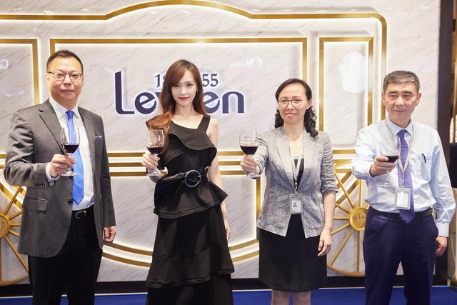 通灵珠宝荣耀升级 唐嫣发布莱绅通灵My Queen王室限量版