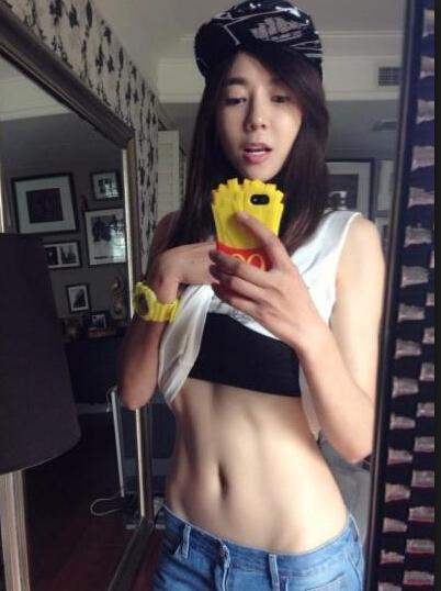 蔡依林承认腹肌造假 胸大不如<em>马甲线</em>性感_时尚