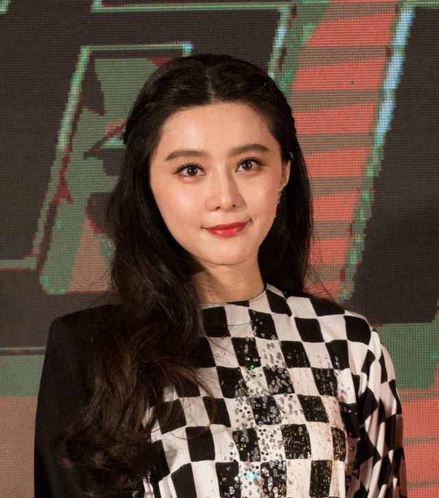 倪妮诗诗仙气飘阿飘 全靠天鹅颈来撑腰！