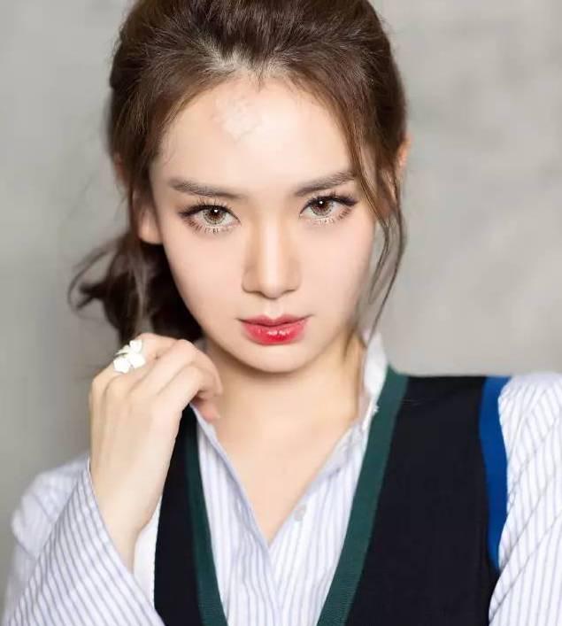 刘诗诗赵丽颖为什么看起来越来越"温柔"？只因她们都换上了这个