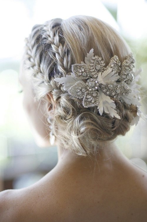 做婚礼季最美的新娘 快来挑最适合你的发型