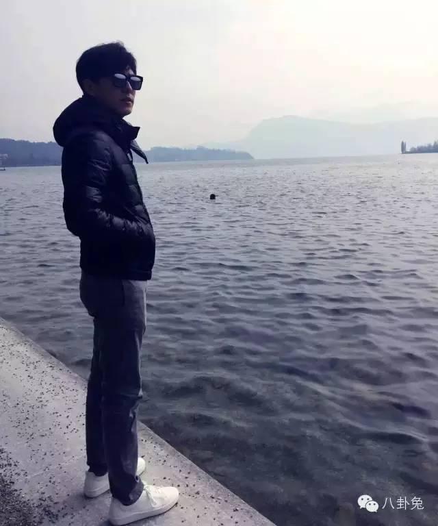 我是怎样靠两块手表 唬 住靳东的