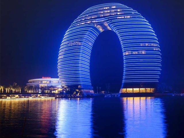 CNN盘点造型奇特令世人震惊的中国新酒店