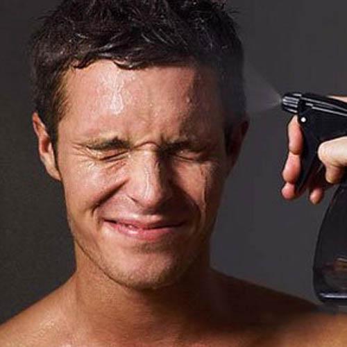 拉不下脸涂涂抹抹 洗个脸总可以了吧!