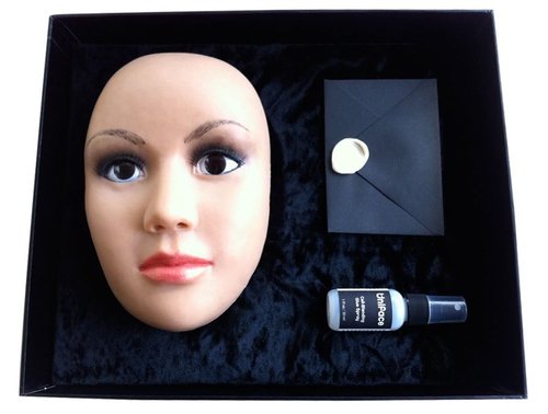 少女5秒变老妪 人皮面具超惊悚