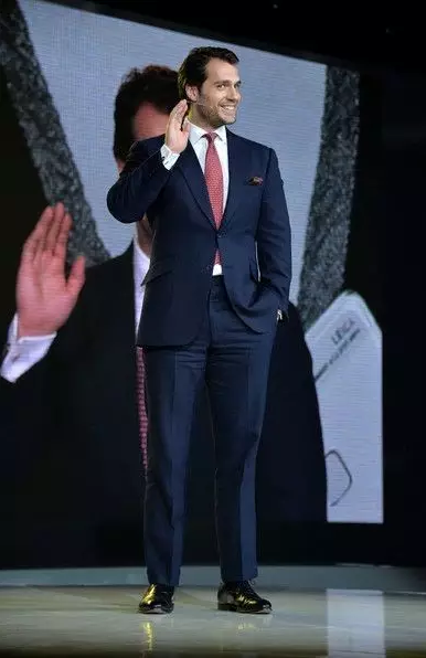 大块头有大智慧,Superman教你穿搭技巧(组图)