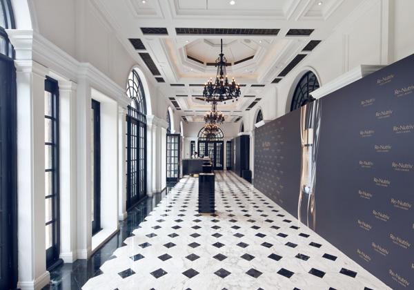 雅诗兰黛发布全新超能奢宠白金蕴能双钻精华