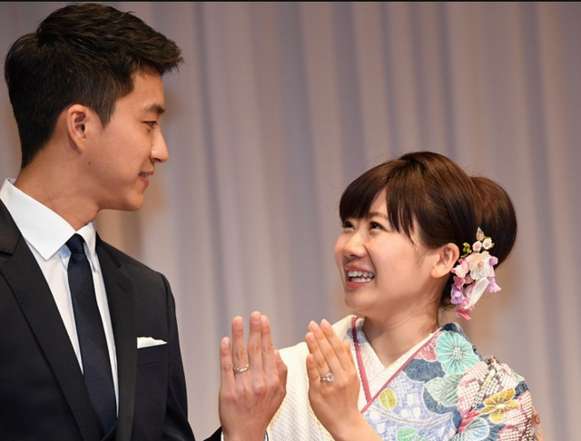 福原爱、江宏杰亮相新婚发布会 BLOVES定制婚戒抢镜
