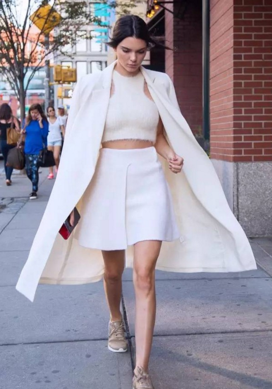 宋茜厉害了和唐嫣宋佳都不正经穿衣服!