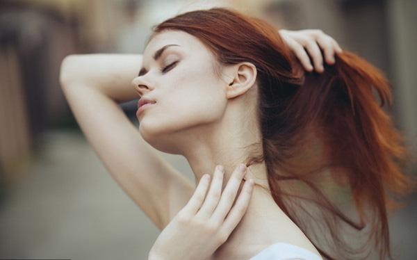 倪妮诗诗仙气飘阿飘 全靠天鹅颈来撑腰！