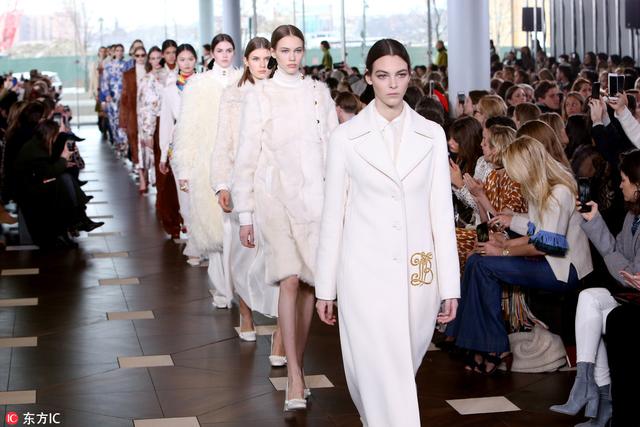 郭碧婷纽约第二天很忙 小仙女去Tory Burch挑选飞升上神的战袍