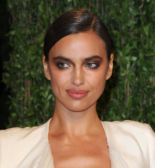 烟熏妆不再忧郁!悉数中外明星雷人烟熏妆