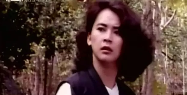 从朱茵到邓丽君,当年她们都顶着lob头惊艳了一