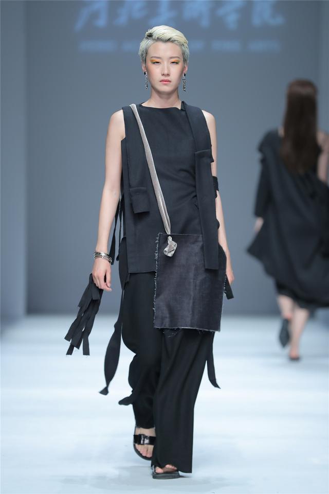 像青草一样自由 河北美术学院服装学院毕业生作品发布