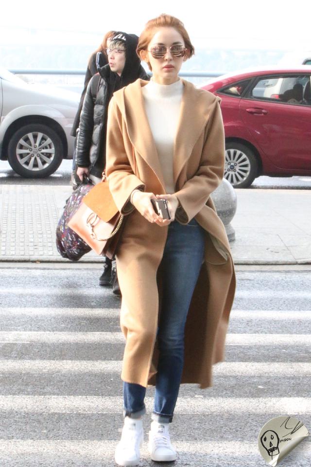 除了颜值和塘主，娜扎还有换不完的豪包