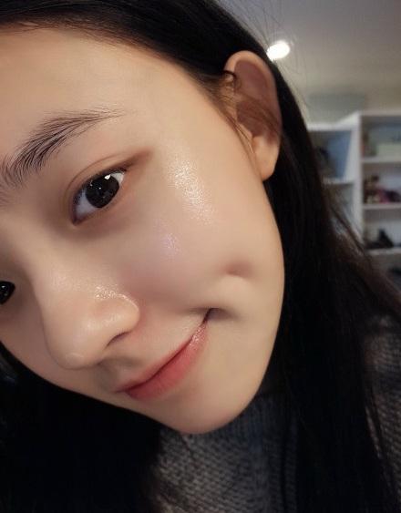 八公举:唐嫣林允关晓彤都开始晒素颜?没有天生美颜也可以有张伪素颜嘛!_时尚